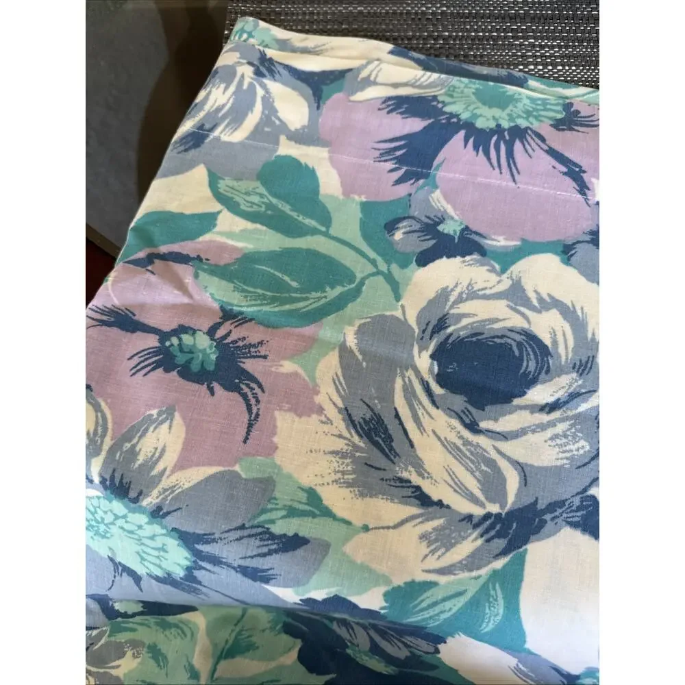 Thomaston American Mood No Iron Muslin Double Flat-Blue & Purple Flower Pattern
